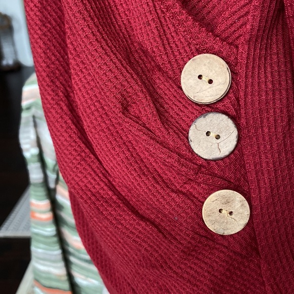 NWT AMASOO Burgundy Top Size L - Picture 3 of 12